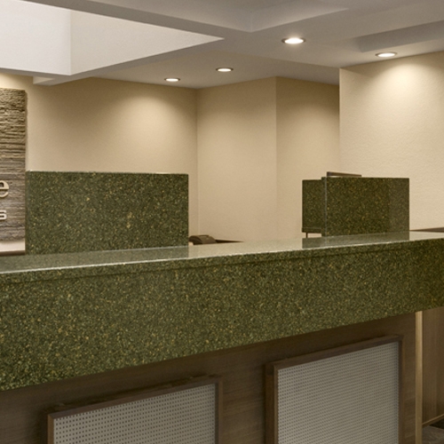 Colonial Square Inn & Suites